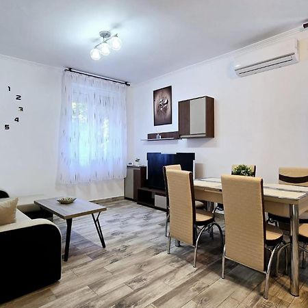 Apartament 3 Camere Hd Hunedoara Bagian luar foto