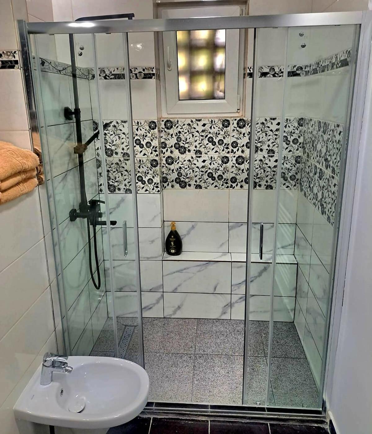 Apartament 3 Camere Hd Hunedoara Bagian luar foto